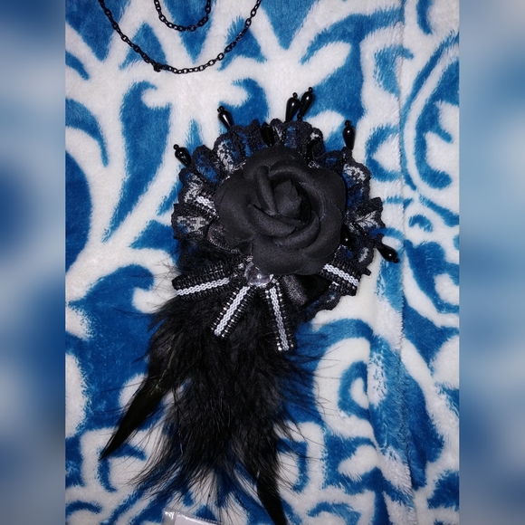 Burlesque Costume. Size Small/Med. Red and Black. - Picture 5 of 7